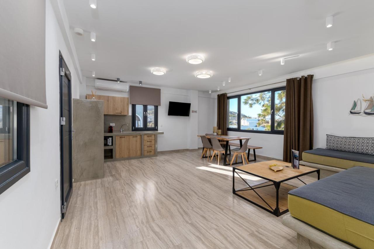 Christianna & George Luxury Hot Tub Apartment Fira  Dış mekan fotoğraf