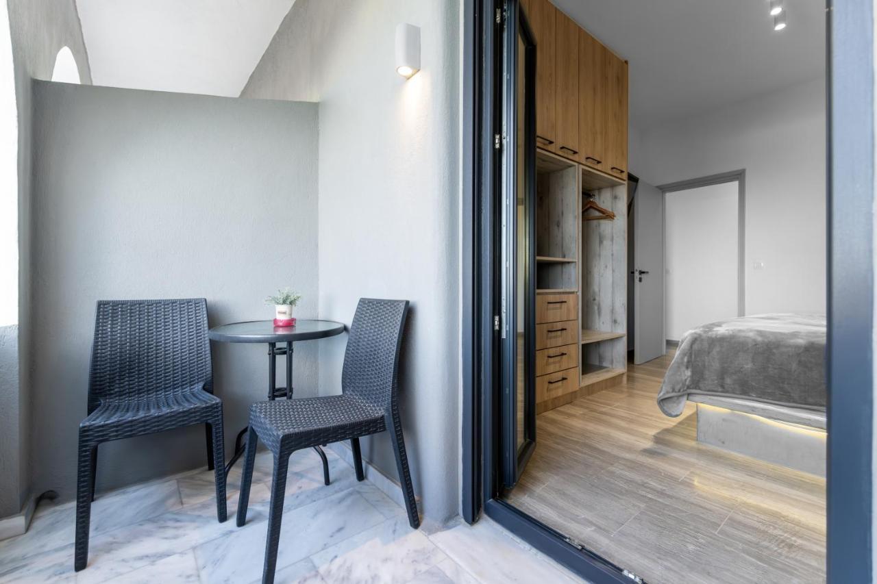 Christianna & George Luxury Hot Tub Apartment Fira  Dış mekan fotoğraf
